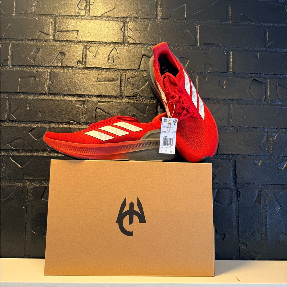 Adidas Men's Red and White Athletic Shoes
